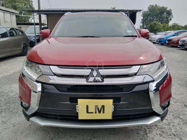 R 2017 Mitsubishi OUTLANDER 2.4 (A) SUNROOF P/BOOT - 3