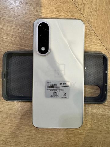 OnePlus Nord 5 - photo 2 of 3