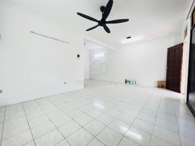 Nice House facing field near Gunung Rapat Tmn Song Choon Ipoh Airport 3