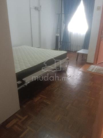 Master Room with Private Bathroom & Air-Cond | Pasir Gudang Low Depo 1