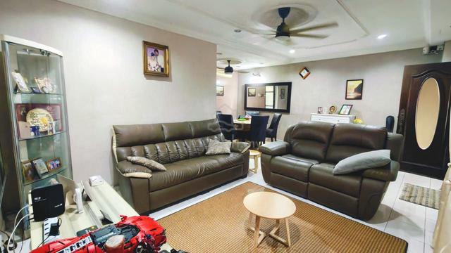 FULLY RENOVATED - Double Storey Taman Teluk Gedung Indah, Port Klang f 1