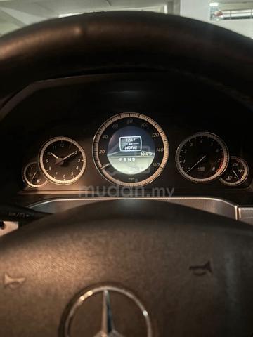 2011 Mercedes Benz E200 CGI BlueEFCY - 3