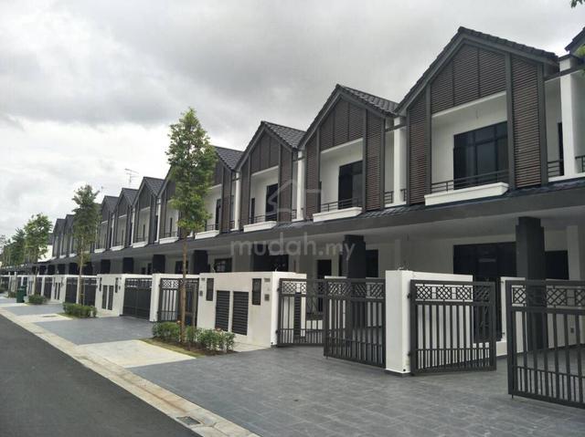 Eco Summer Brighton 2Storey House 4Bed 4Bath Partial Furnished 1