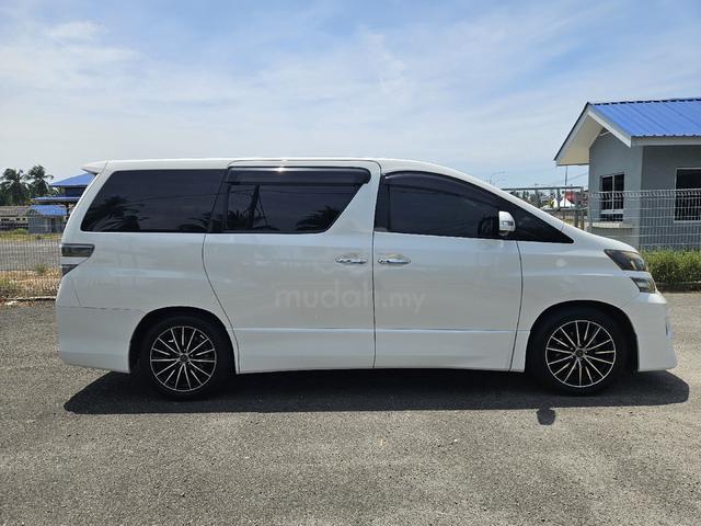 Toyota VELLFIRE 2.4 Z GOLDEN EYES ii FACELIFT - 3