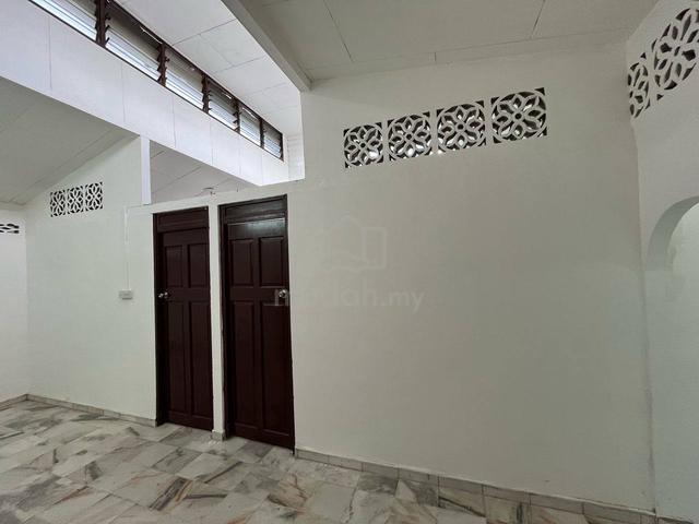 Kapar Hamzah Alang Low Cost Area 3 Beds Single Storey Terrace House 2