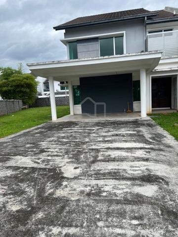 2S Semi D, Large Land Facing Lake View House, Bandar Laguna Merbok 1