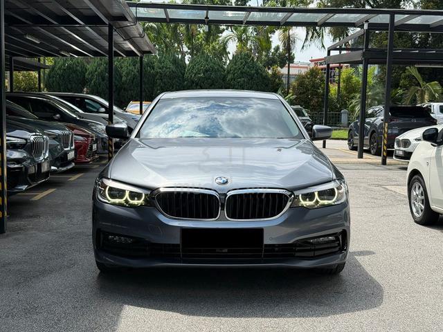 2018 BMW 530e SPORT CKD Local Free Warranty 1Year - 2