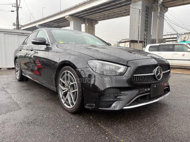 (BEST DEAL) Mercedes BENZ E200 SPORT AMG LINE 2022 - 1