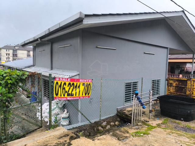 Ampang Single Storey at Kg Tasek Permai (Can walk to Petronas, 7E) 1