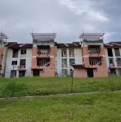 Bukit Merah Laketown 1