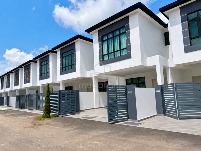 Fully Extended Freehold 2 Storey Terrace in Taman Cheng Indah Near NSK 1