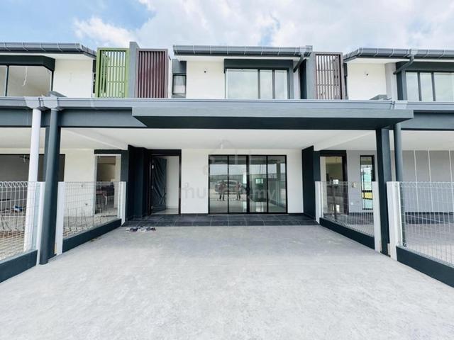 LIKE NEW! Double Storey House NADIRA 3, Bandar Bukit Raja Klang 1