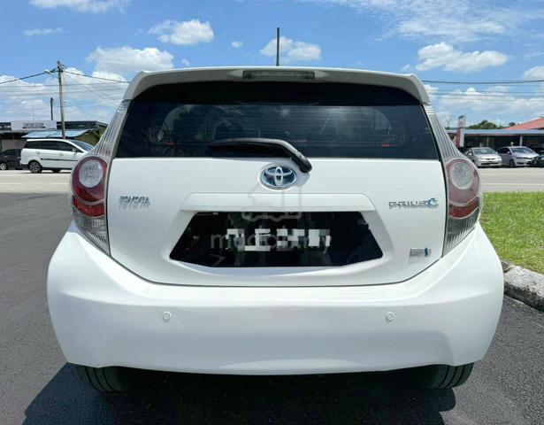 2013 Toyota PRIUS C 1.5HYBRID(A)BLACKLIST CAN LOAN - 4