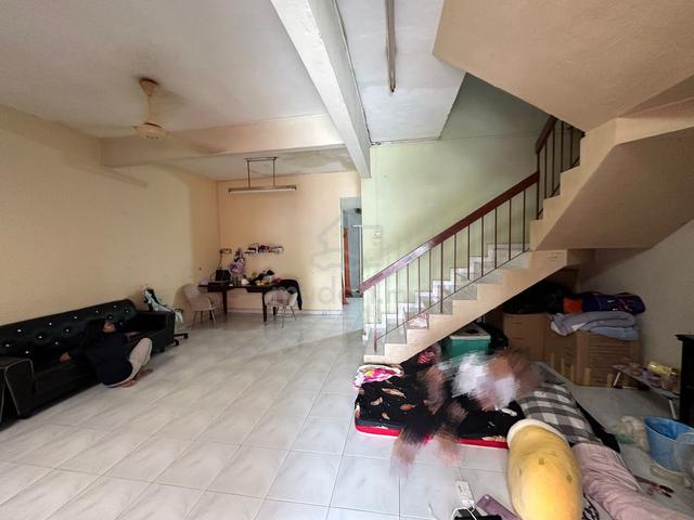 2 Storey Terrace House Taman Cempaka Ampang Near LRT 4+1 room 4 bath 1