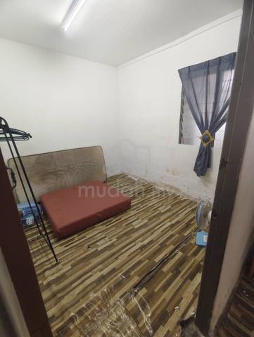 Bilik Sewa LELAKI di Selayang Makmur (Tingkat 4, Tanpa Lif) 2