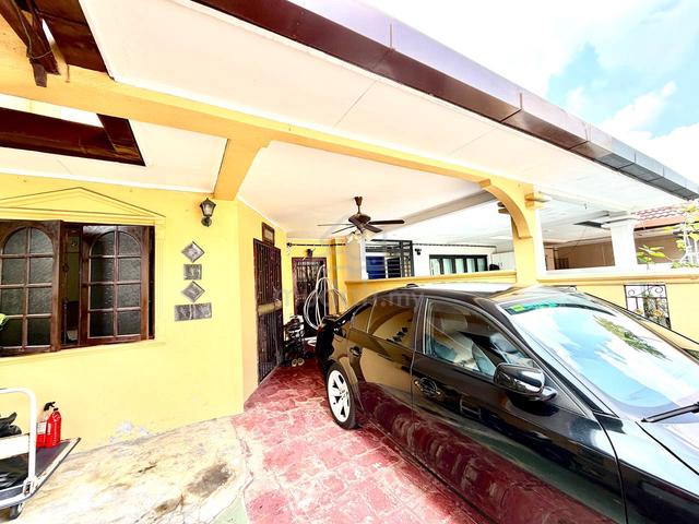 FULLY RENO Double Storey House Jalan Kristal Seksyen 7 Shah Alam 1