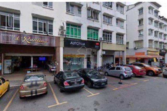 Dataran Otomobil Apartment 1