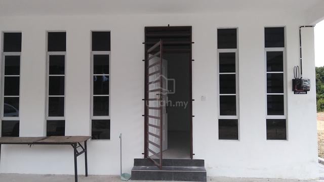rumah 2 pintu / semi-d 1