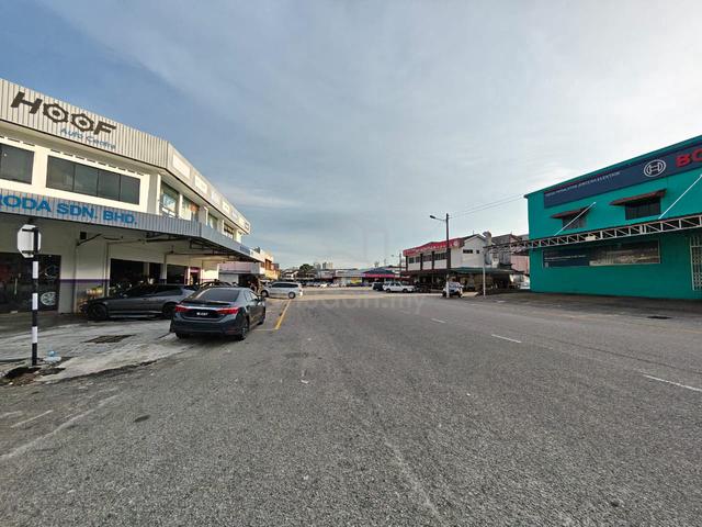 Johor Jaya - 3 Storey Shop For Sale 1