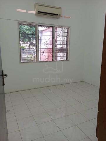 Teres setingkat Bukit beruang Freehold Non bumi lot 4