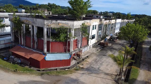 CONER UNIT Bandar Putra Kulim 3-Storey Shoplot For Sale 1
