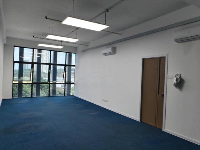 Renovated ❤️ Kenwingston Office ❤️ Cyberjaya ❤️ Building with lift 2
