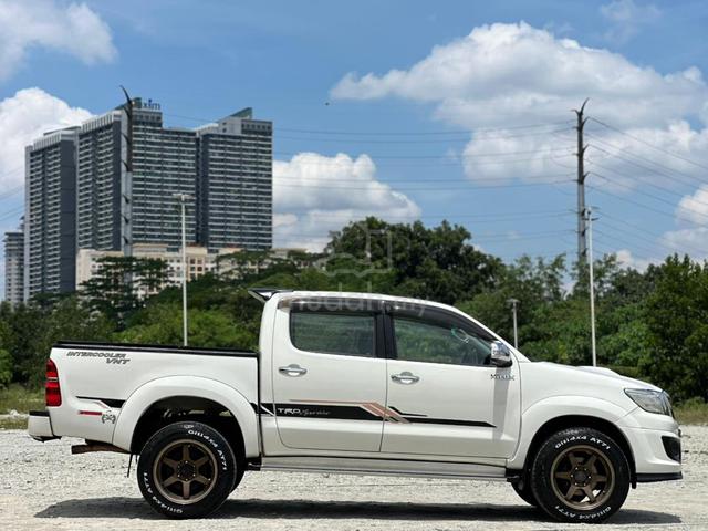 2015 Toyota HILUX 2.5 G TRD (A) LEATHER SEAT - 3