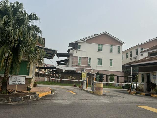 Gated 3 Storey Terrace | Delink 1 | Taman Segar Jaya 1