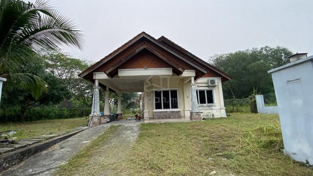 Single-Storey Bungalow in Laman Jasmin, Kota Seriemas, Nilai 1