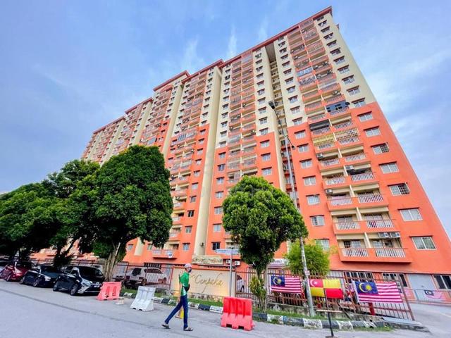 Male Room in Apartment Sri Cempaka 1
