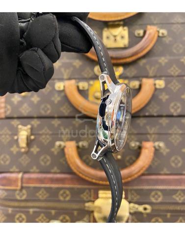 Carousel Image