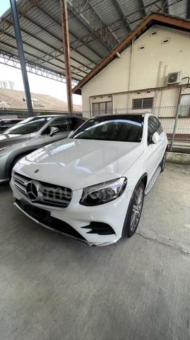 2017 Mercedes Benz GLC250 4MATIC COUPE AMG LINE - 2