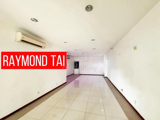 Exclusive Listing Rare Unit* *Jelutong 3 Storeys Shoplot For Sale 1