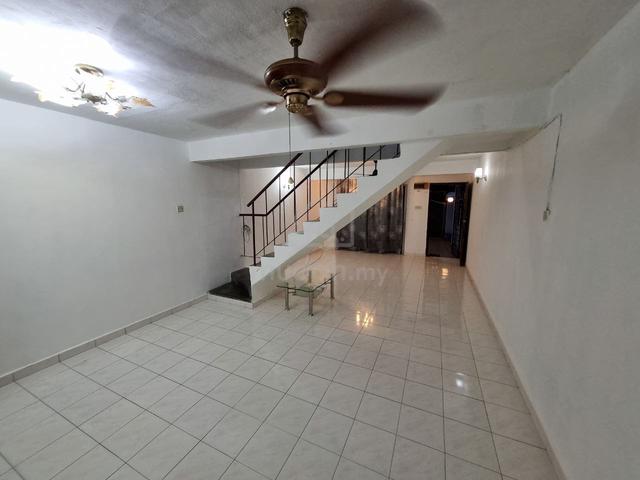 RENOVATED 🔥 2-Storey Low Cost Jalan Pasai 3 Bandar Baru Sri Petaling 1
