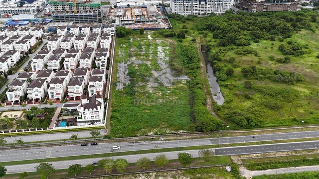 Kota Syahbandar Commercial Land Facing Main Road 1