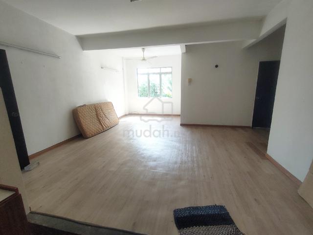 Taman Bukit Inai Apartment (Nilai) 1