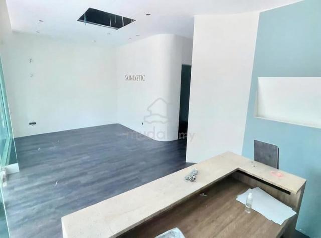 Vantage Desiran Tanjung Only Ground Unit Facing Main Rd Tanjong Tokong 1