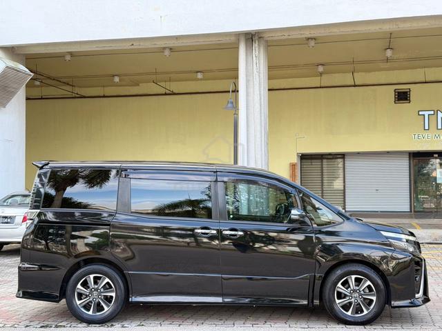 2018/2024 Toyota VOXY 2.0 ZS KIRAMEKI (A)F/LON - 5