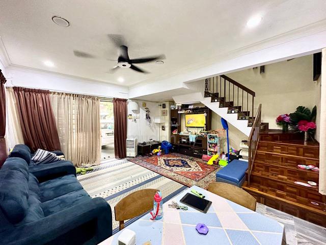 2 Storey Corner Lot Terrace Taman Desa Serdang, Seri Kembangan 1