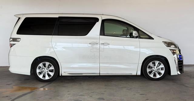2013 Toyota VELLFIRE 3.5 Z GOLDEN EYES FULL LOAN!! - 5