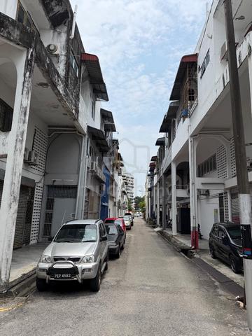Bayan Baru Three Storey Shoplot Extra Big Unit For Sale 1