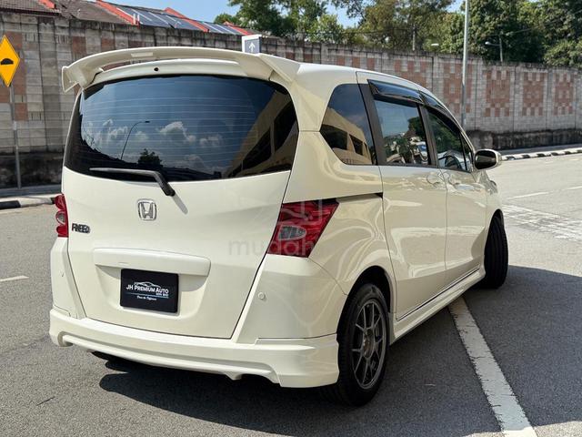 2010 Honda FREED 1.5 E / 2 Power Door / Warranty - 2