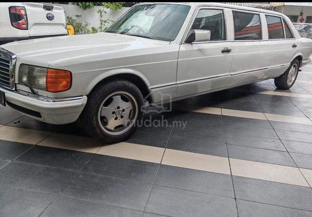 Mercedes w126 limousine - 2