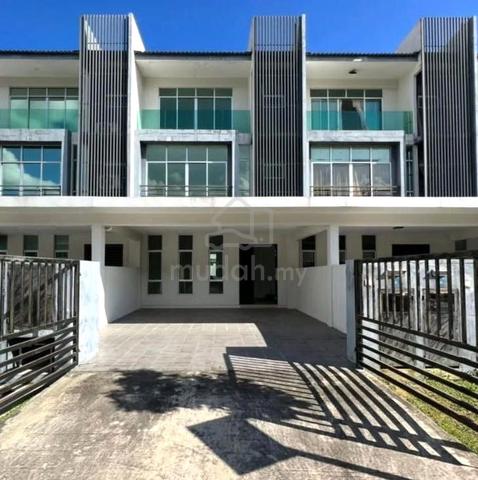 {BEST RENT}3 Storey House Bangi Avenue 7{Gated Guarded}-End Lot Unit- 1