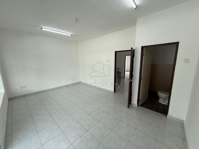 Kulai scientex,new renovation,2storey,4b3b,full loan 1