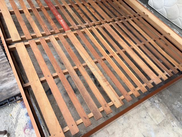 king bed - photo 3 of 6