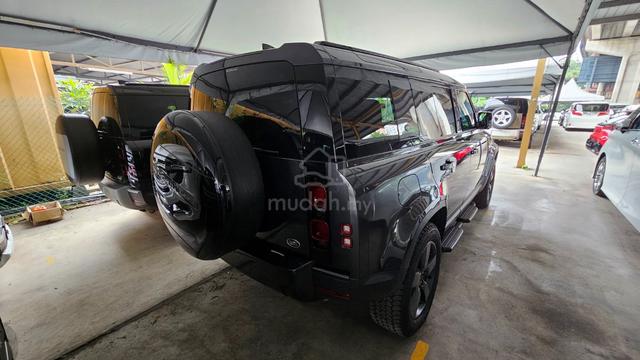 2023 Defender 2.0 110 S 5 Seater 18k km 4.5 Grd - 5