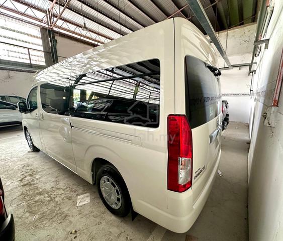 2026 NEW Toyota HIACE 2.8 SLWB WINDOW VAN SIBU - 5