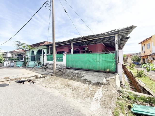 FACING PADANG! END LOT Single Storey Taman Bunga Melor, Klang 1