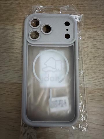 iPhone 18 Pro Max Cases Bundle (3pcs) | Like New - photo 4 of 4